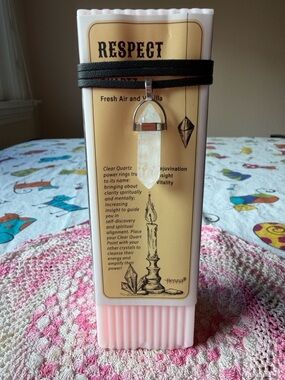 🕯️ CLEAR QUARTZ CRYSTAL POINT ENERGY PENDANT NECKLACE AND SCENTED CANDLE